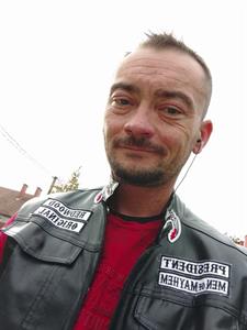 Csinyo 34 éves férfi, Bács-Kiskun megye