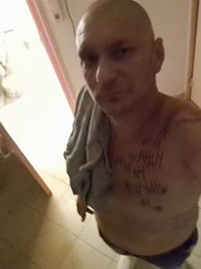 Dady 40 éves férfi, Pest megye