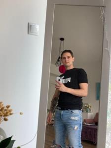Danesz 22 éves férfi, Győr-Moson-Sopron megye