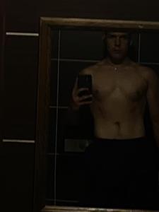 Dani 18 éves férfi, Budapest