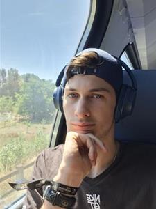 Danita 20 éves férfi, Pest megye