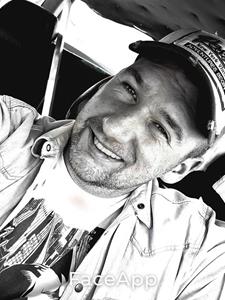 Dave 30 éves férfi, Veszprém megye