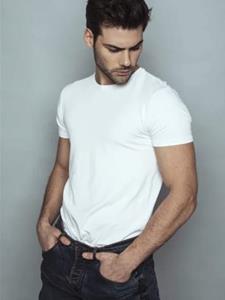 Dávid 40 éves férfi, Pest megye