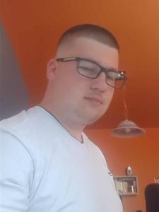 Davis 23 éves férfi, Trnavský