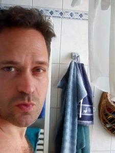 Delon 48 éves férfi, Budapest