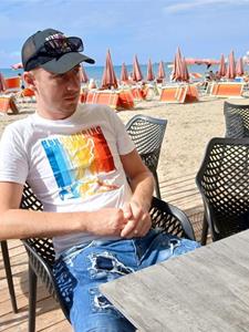 Delux 31 éves férfi, Budapest