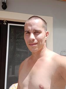 Gábor 29 éves férfi, Komárom-Esztergom megye