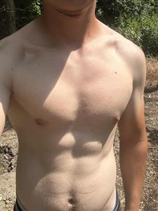 Dominik 22 éves férfi, Pest megye