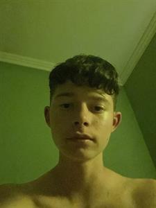 Dominik 18 éves férfi, Pest megye