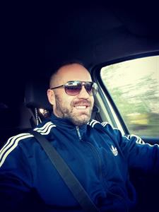 Donci 40 éves férfi, Budapest