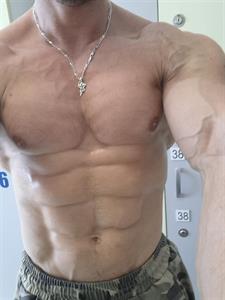 Dzsim 32 éves férfi, Győr-Moson-Sopron megye