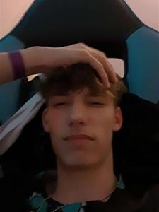 Ekii 18 éves férfi, Győr-Moson-Sopron megye