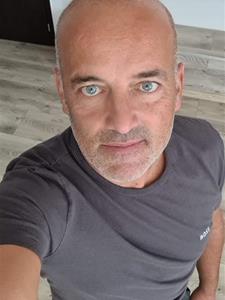 Géza  54 éves férfi, Pest megye