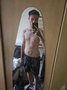 Erik 19 éves férfi, Budapest