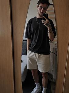 Erik 19 éves férfi, Budapest