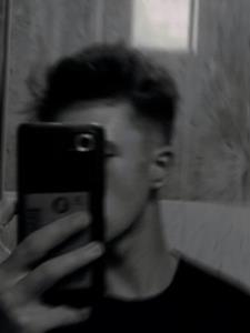Feri 19 éves férfi, Pest megye