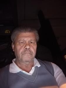 Frank 71 éves férfi, Budapest