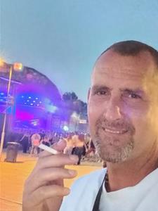 Frenki 42 éves férfi, Veszprém megye