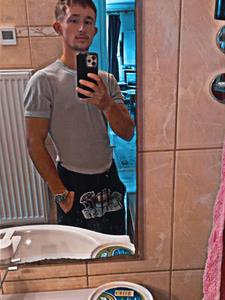 Gabi 18 éves férfi, Pest megye