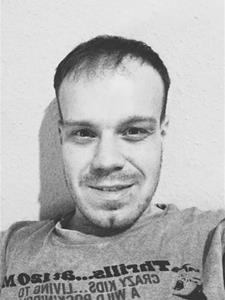 Gábor 38 éves férfi, Pest megye