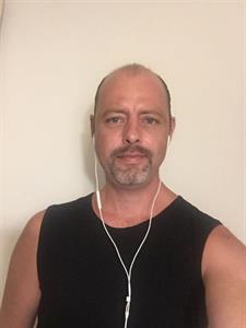 Gábor 45 éves férfi, Budapest