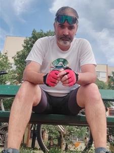 Gábor 45 éves férfi, Heves megye