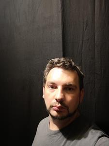 Gabor 35 éves férfi, Pest megye