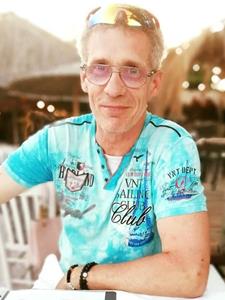 Gézuka 55 éves férfi, Budapest