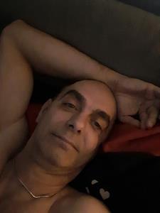 Godlike 48 éves férfi, Győr-Moson-Sopron megye