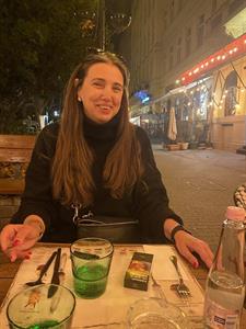 Gyöngy 60 éves nő, Budapest