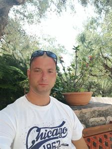 Gyula 42 éves férfi, Budapest
