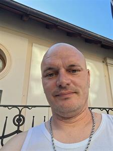 Gyula 45 éves férfi, Nitriansky