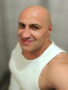 Henrik40 43 éves férfi, Komárom-Esztergom megye