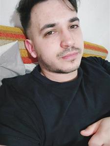 Imre 23 éves férfi, Pest megye