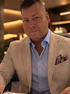 Ingatlanos2026 44 éves férfi, Jász-Nagykun-Szolnok megye