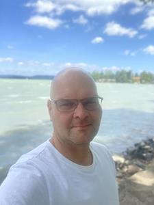 István 44 éves férfi, Budapest
