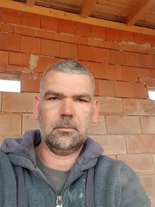 istván 43 éves férfi, Pest megye