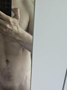 István 27 éves férfi, Budapest