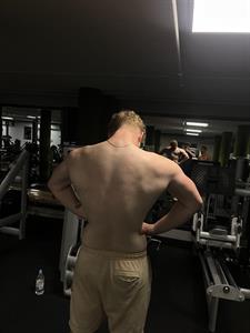 Izsi 21 éves férfi, Budapest