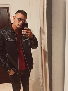 Izzeee 28 éves férfi, Fejér megye