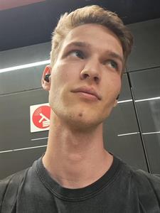 Jani 24 éves férfi, Budapest