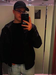 Janivagyokbtw 18 éves férfi, Somogy megye