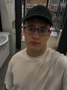 Janivagyokbtw 18 éves férfi, Somogy megye