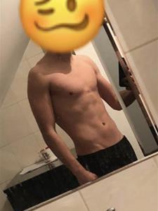 Bence  23 éves férfi, Budapest