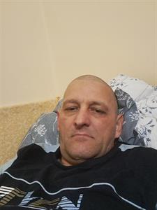 Janko 44 éves férfi, Komárom-Esztergom megye