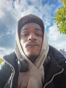 Jimmy 19 éves férfi, Budapest