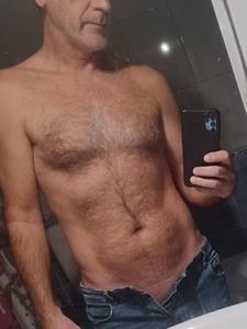 Joe 57 éves férfi, Győr-Moson-Sopron megye