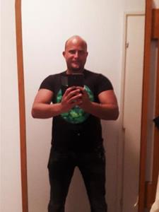 Johnny 31 éves férfi, Budapest
