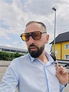 Johny 34 éves férfi, Budapest