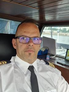 Johny37 46 éves férfi, Budapest